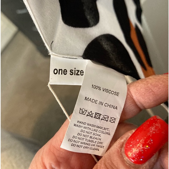 Kimono Cape Coverup Leopard Print Batwing Sleeve Asymmetrical Hem Kimono nwt - Picture 9 of 9